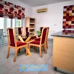 200m To The Coral Bay Strip, Large Pool * Peyia