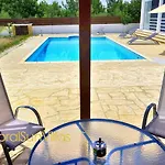 Villa 200m To The Coral Bay Strip, Large Pool *