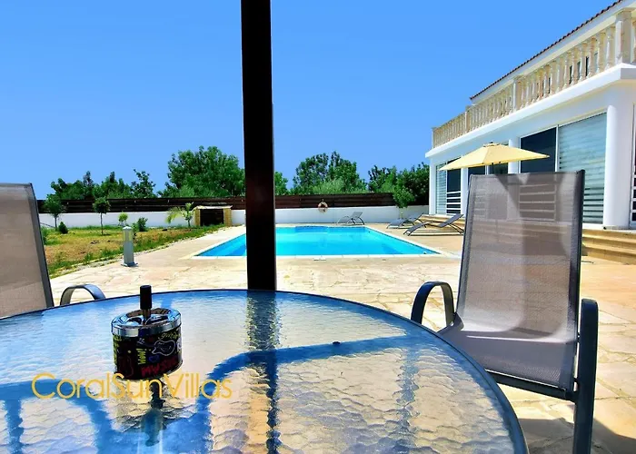 200m To The Coral Bay Strip, Large Pool *