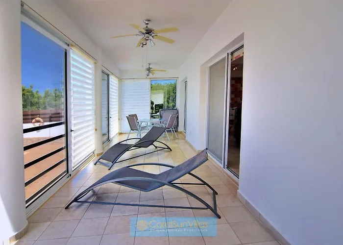 Βίλα 200m To The Coral Bay Strip, Large Pool *