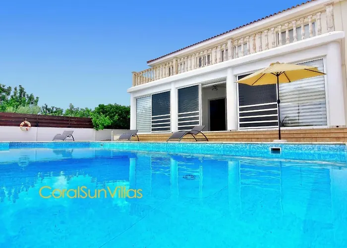 Βίλα 200m To The Coral Bay Strip, Large Pool Πέγεια