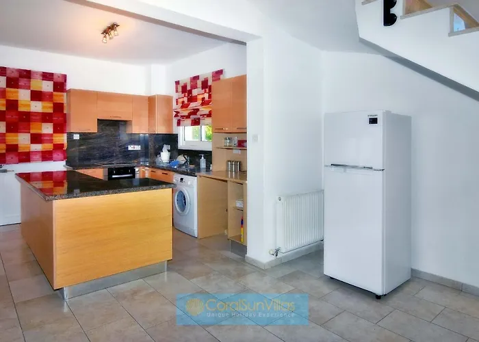 200m To The Coral Bay Strip, Large Pool *