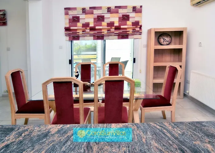 Βίλα 200m To The Coral Bay Strip, Large Pool