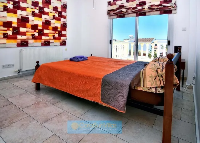 200m To The Coral Bay Strip, Large Pool