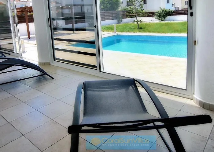 200m To The Coral Bay Strip, Large Pool *