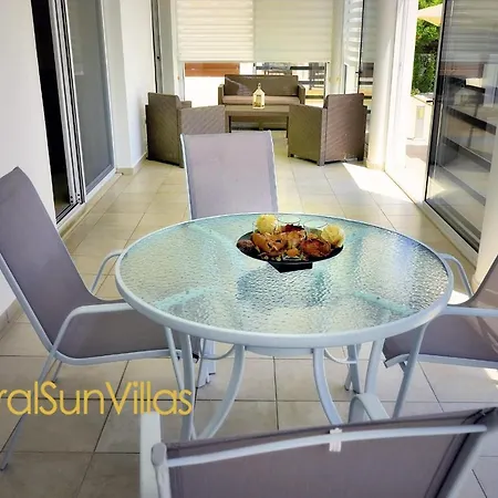 200m To The Coral Bay Strip, Large Pool * Peyia