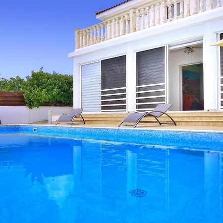 200m To The Coral Bay Strip, Large Pool