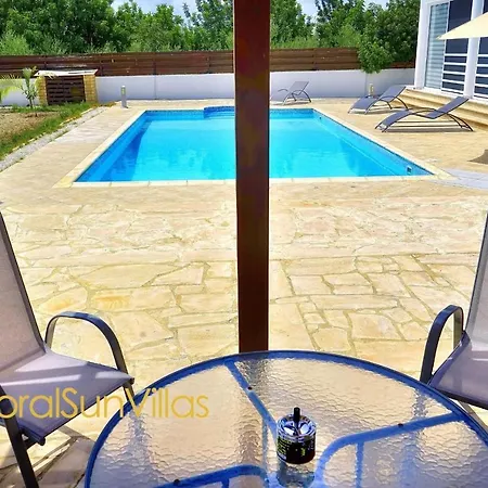 Villa 200m To The Coral Bay Strip, Large Pool *