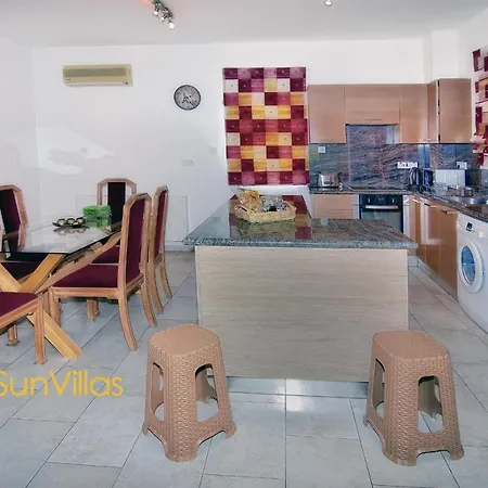 Villa 200m To The Coral Bay Strip, Large Pool