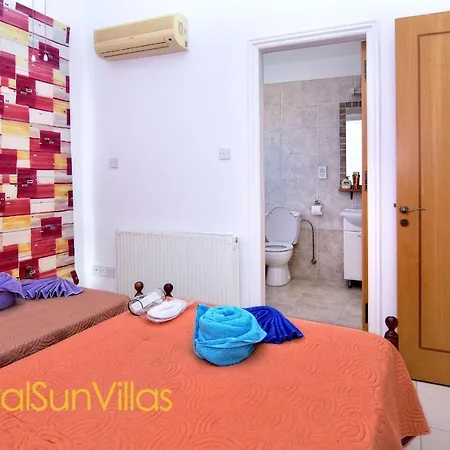 200m To The Coral Bay Strip, Large Pool *