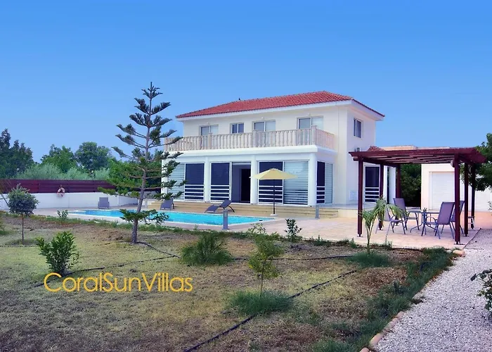 Vila 200m To The Coral Bay Strip, Large Pool Pegeia