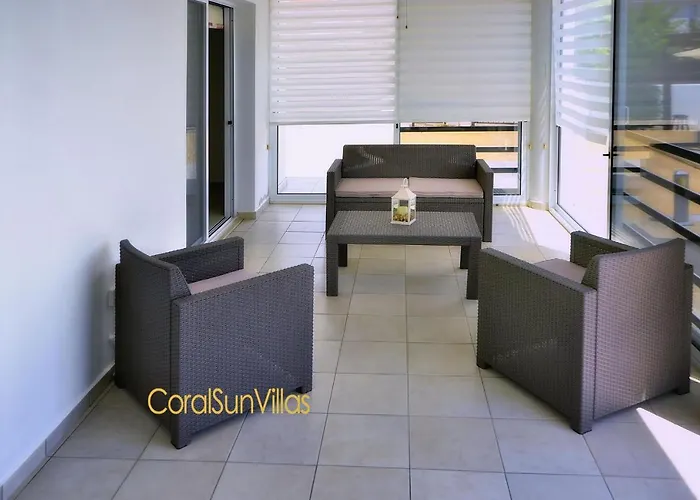 200m To The Coral Bay Strip, Large Pool Vila Pegeia