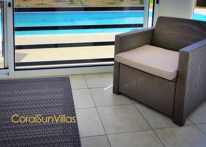 200m To The Coral Bay Strip, Large Pool Vila