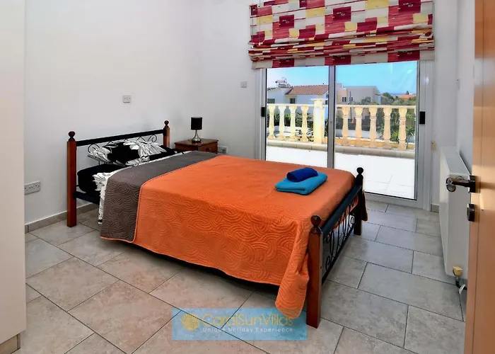 200m To The Coral Bay Strip, Large Pool Vila