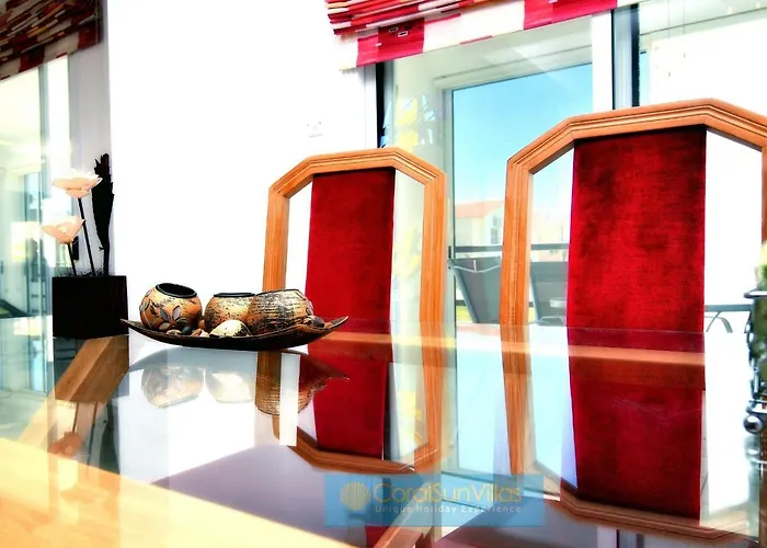 Vila 200m To The Coral Bay Strip, Large Pool Pegeia