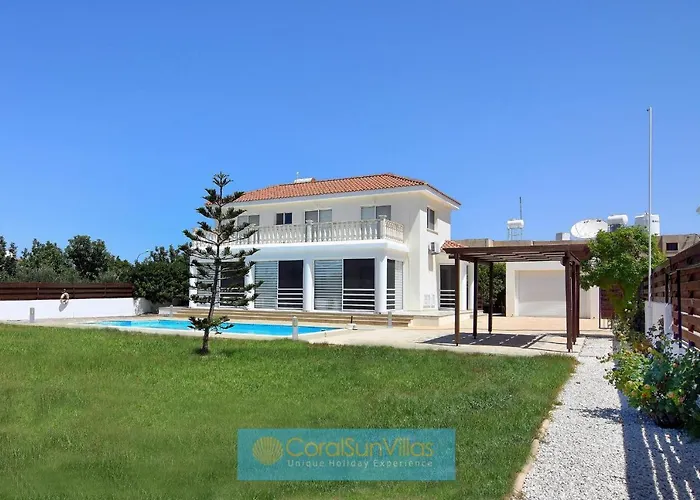 200m To The Coral Bay Strip, Large Pool Vila *