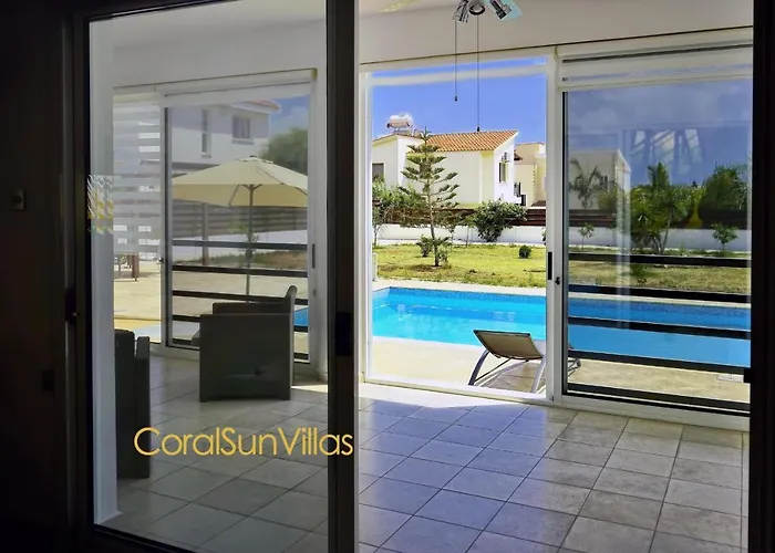 200m To The Coral Bay Strip, Large Pool *