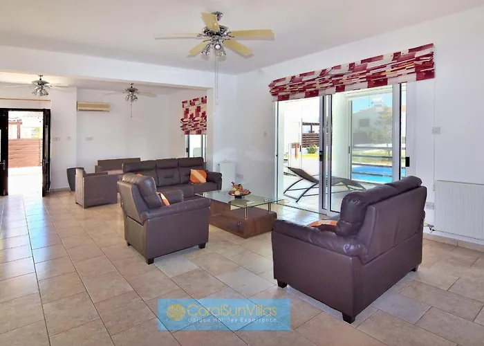 200m To The Coral Bay Strip, Large Pool *